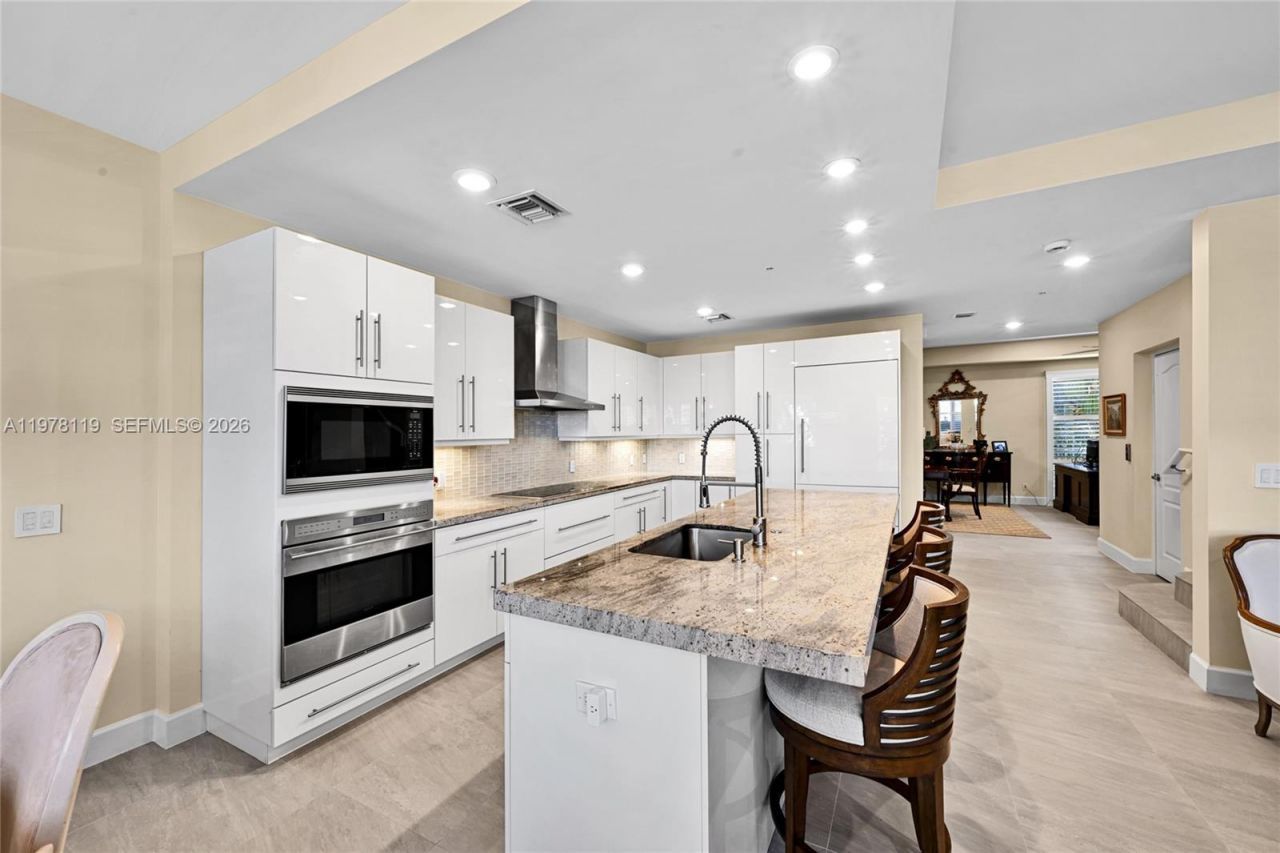 346 Elm St , Unit A-10, Hollywood, FL 33019 Photo