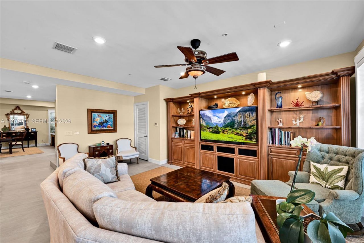 346 Elm St , Unit A-10, Hollywood, FL 33019 Photo