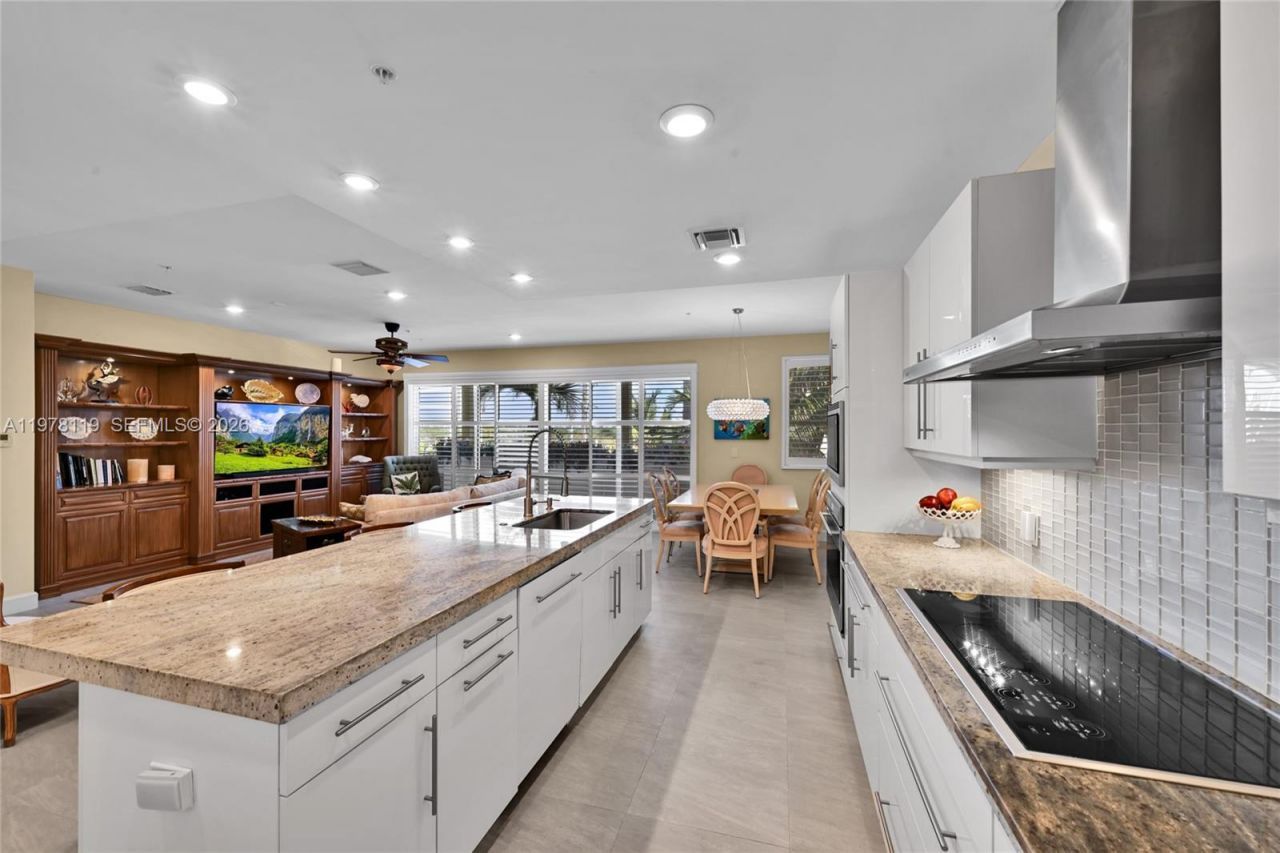 346 Elm St , Unit A-10, Hollywood, FL 33019 Photo