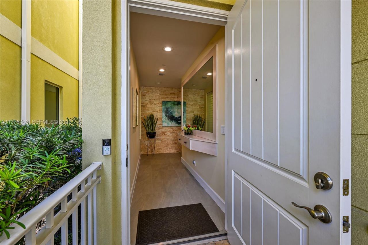 346 Elm St , Unit A-10, Hollywood, FL 33019 Photo