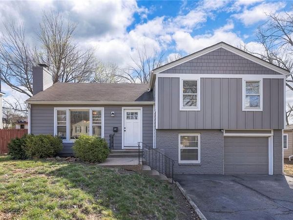 7631 Windsor Street, Prairie Village, KS 66208