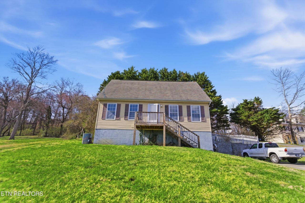 1417 Wilson Rd, Knoxville, TN 37912 Main Photo