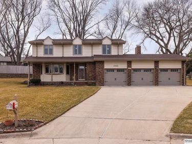 13125 Normandy Circle, Omaha, NE 68137