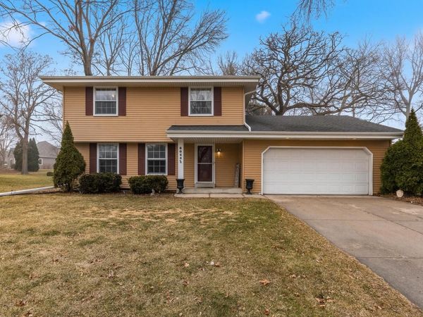 8044 W Beacon Hill DRIVE, Franklin, WI 53132