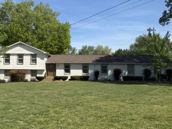 207 Montchanin Dr, Old Hickory, TN 37138