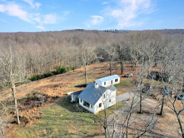 1041 Old Mount Vernon Rd , Bethpage, TN 37022