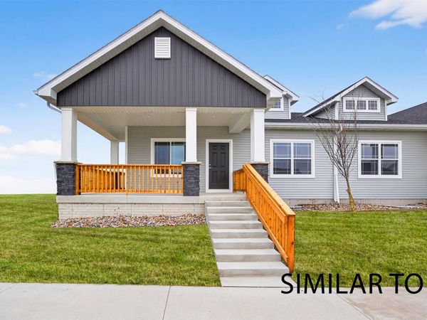 9717 Regatta Lane , Johnston, IA 50131