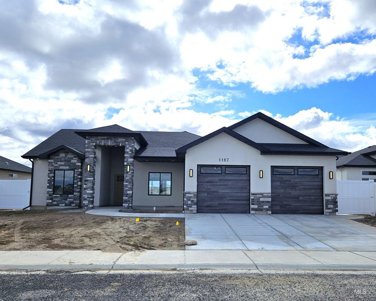 1187 Crestview Drive, Twin Falls, ID 83301 Main Photo