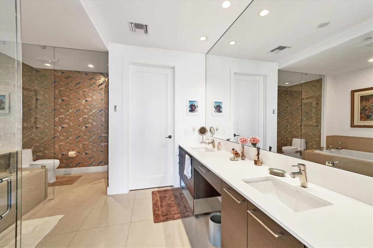 1155 N Gulfstream Avenue, Unit 802, Sarasota, FL 34236 Photo