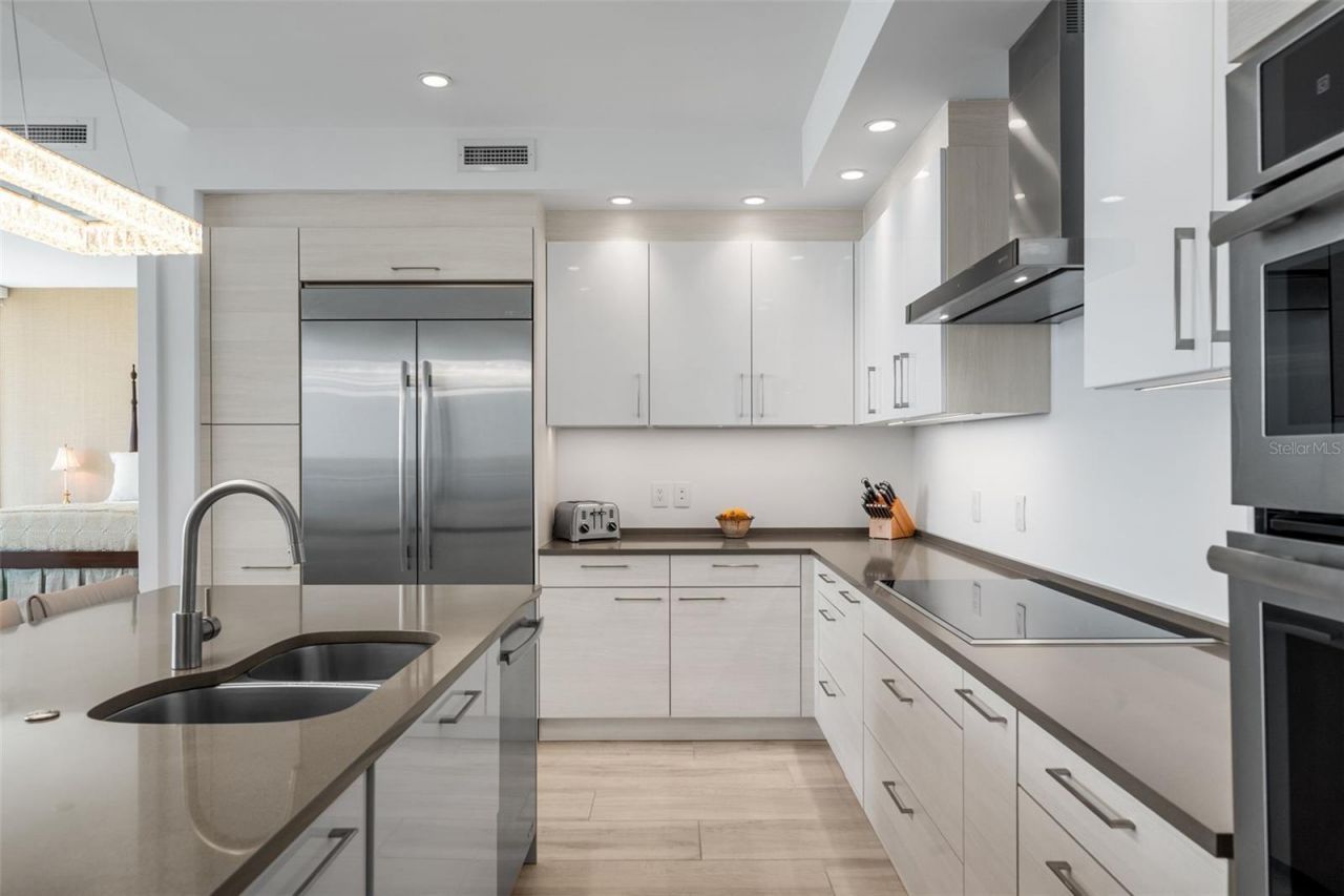 1155 N Gulfstream Avenue, Unit 802, Sarasota, FL 34236 Photo