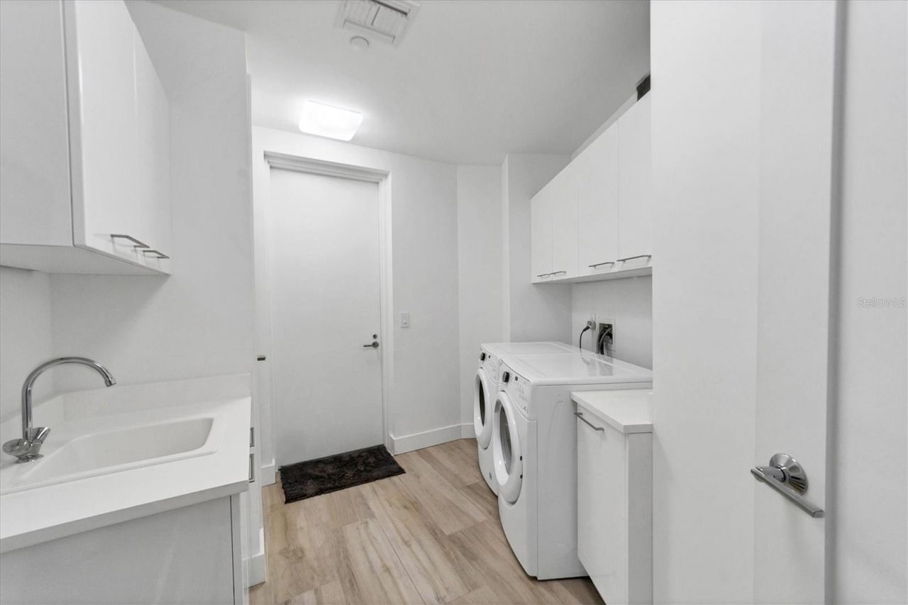 1155 N Gulfstream Avenue, Unit 802, Sarasota, FL 34236 Photo