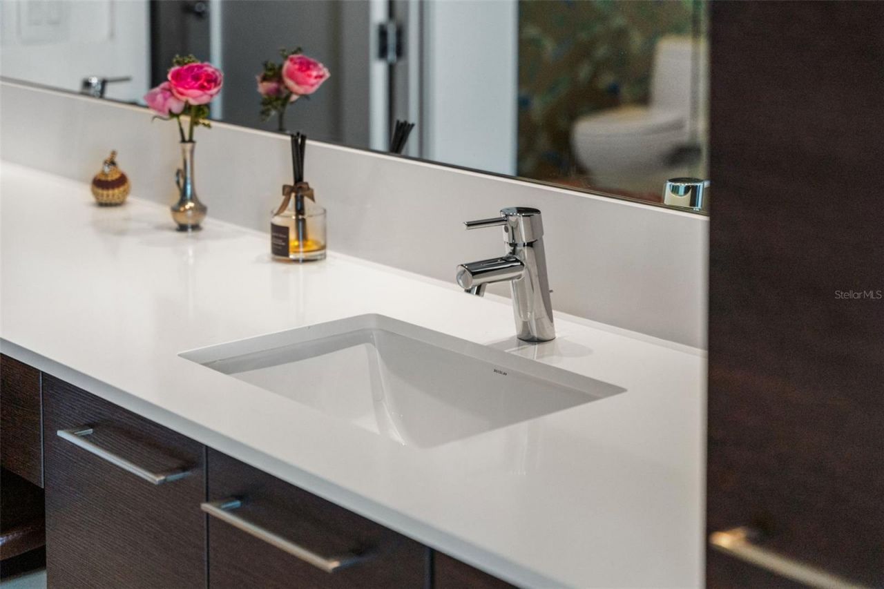 1155 N Gulfstream Avenue, Unit 802, Sarasota, FL 34236 Photo