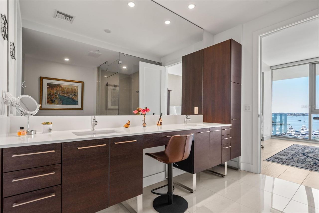 1155 N Gulfstream Avenue, Unit 802, Sarasota, FL 34236 Photo