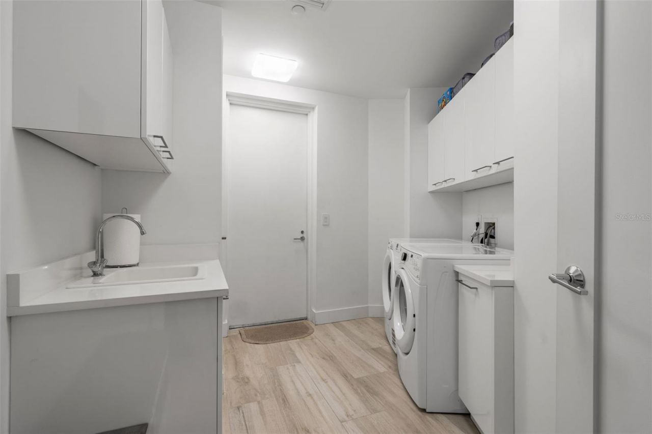 1155 N Gulfstream Avenue, Unit 802, Sarasota, FL 34236 Photo