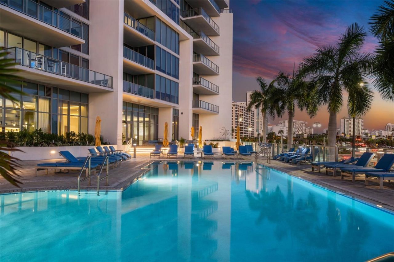 1155 N Gulfstream Avenue, Unit 802, Sarasota, FL 34236 Photo