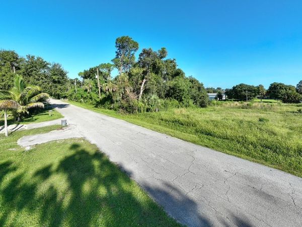 458 CAPITOL STREET , NORTH FORT MYERS, FL 33903