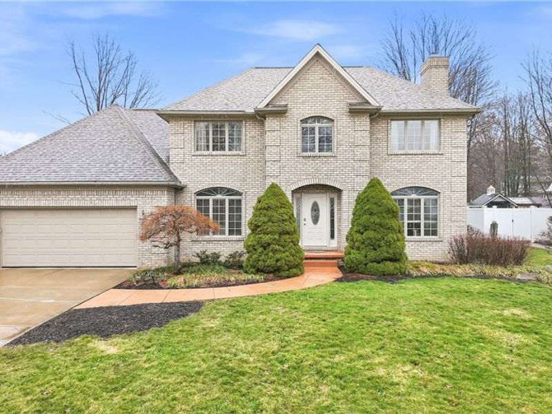 2031 Celestial Drive NE, Warren, OH 44484 Photo 1