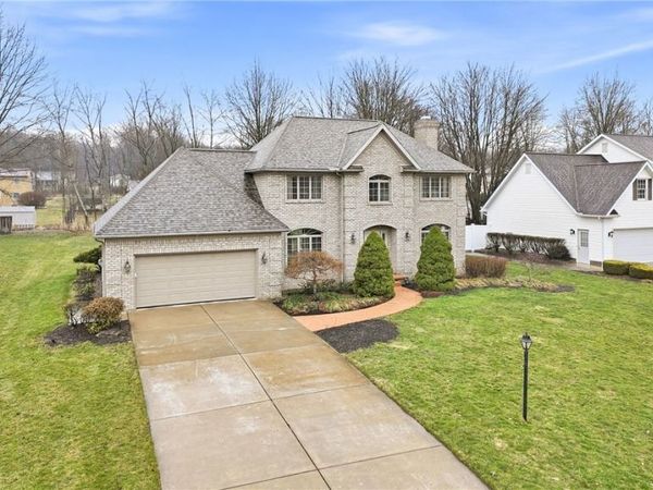 2031 Celestial Drive NE, Warren, OH 44484