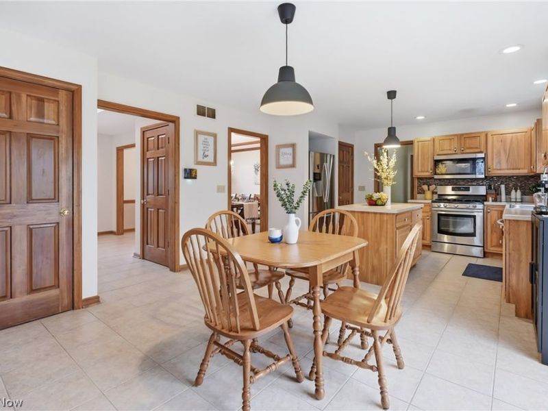 2031 Celestial Drive NE, Warren, OH 44484 Photo 12