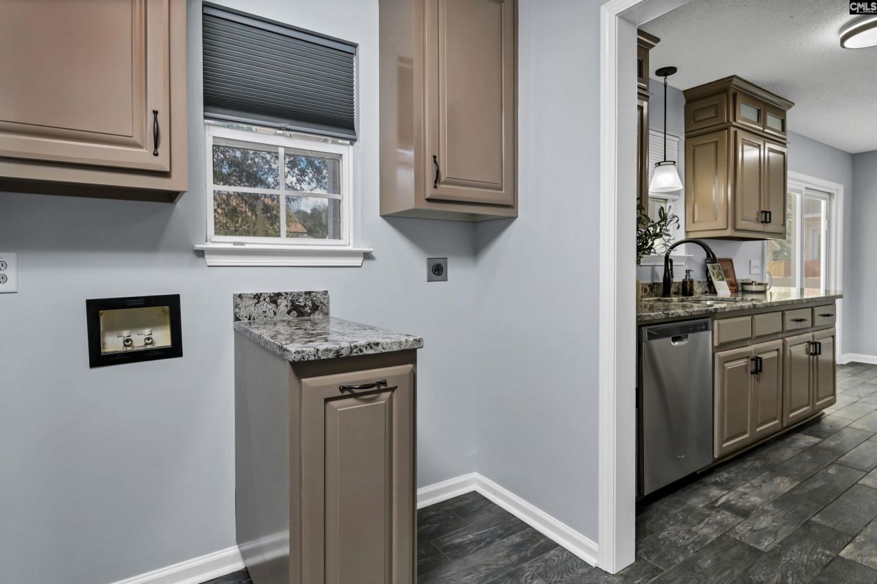 129 Montclaire Circle Photo 6