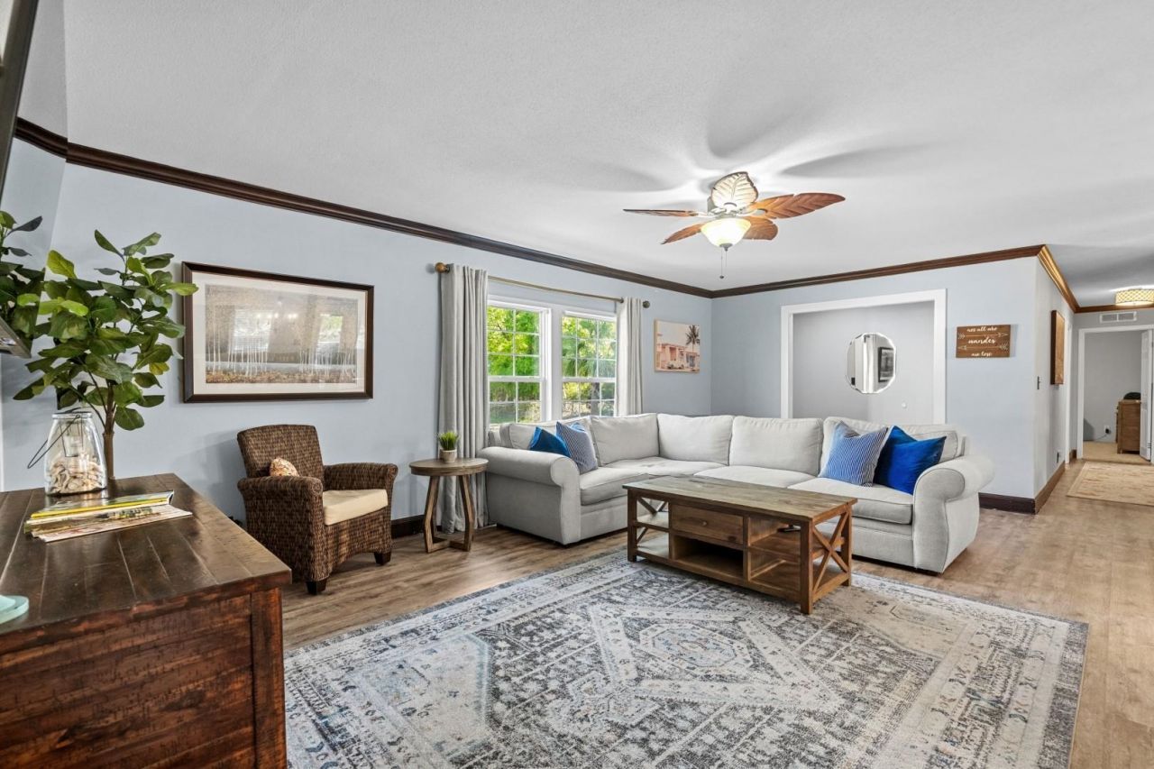 2380 John Henry Ln. Photo 5