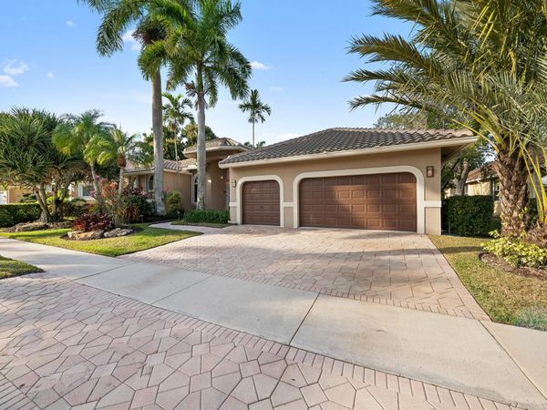 2579 Mayfair Ln, Weston, FL 33327