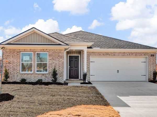 7949 ROYSTER CREEK DR E, Millington, TN 38053