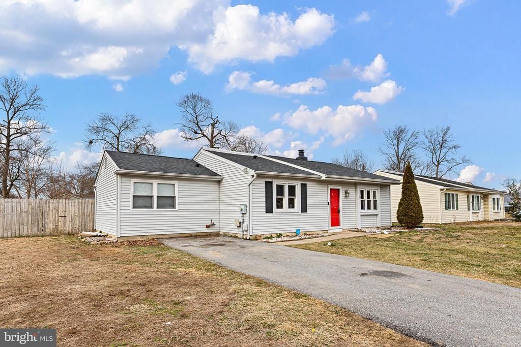 122 Piano Drive, Newark, DE 19713 Main Photo