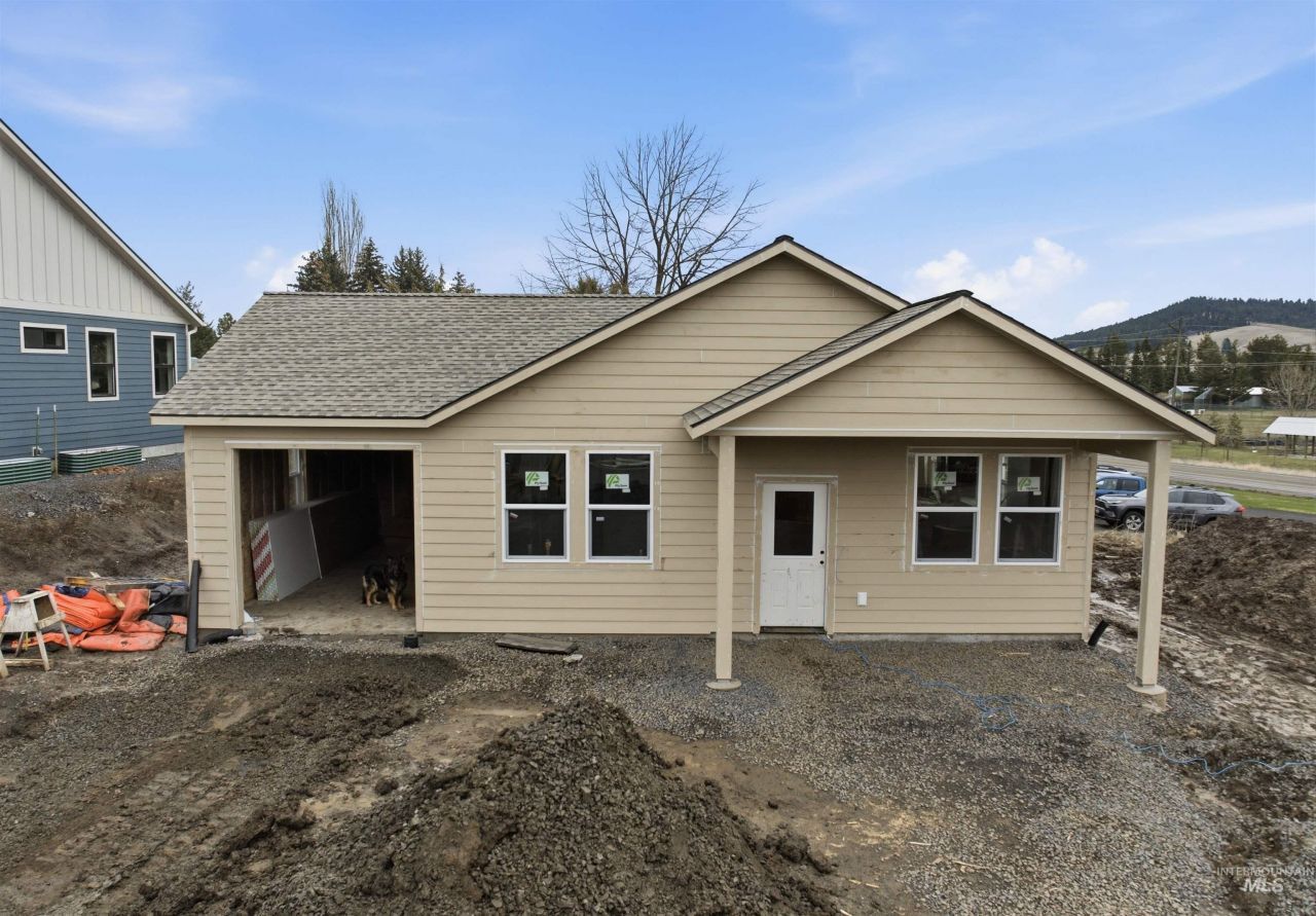 1512 Roxbury Drive, Moscow, ID 83843 Main Photo