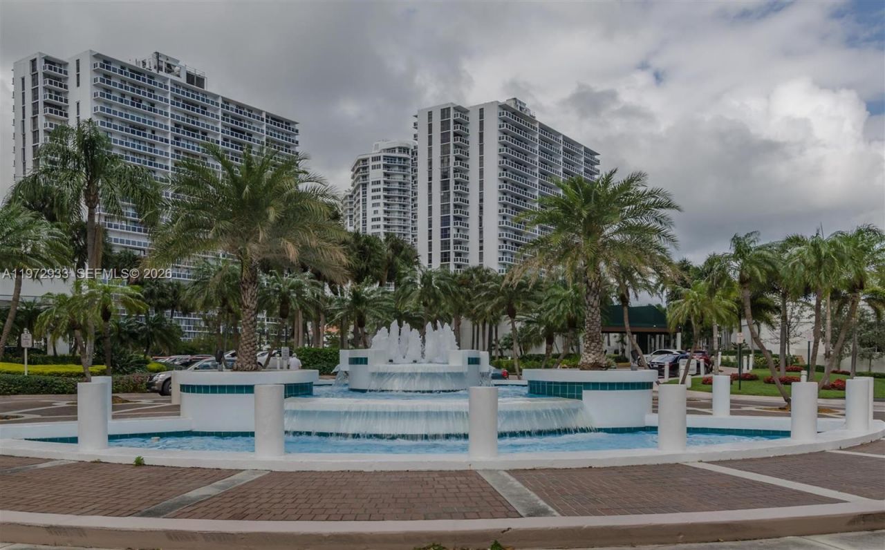 20281 E Country Club Dr , Unit 2403, Aventura, FL 33180 Photo