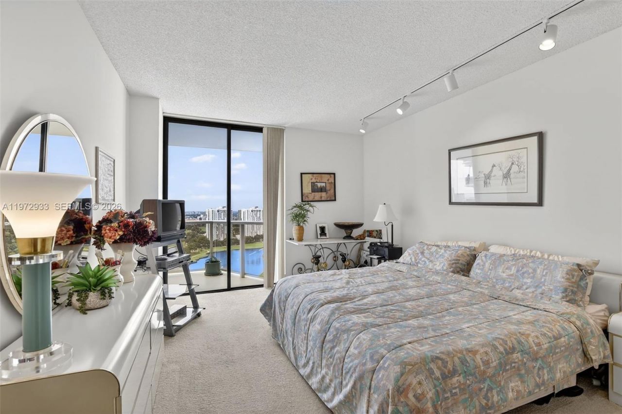 20281 E Country Club Dr, Unit 2403, Aventura, FL 33180 Photo