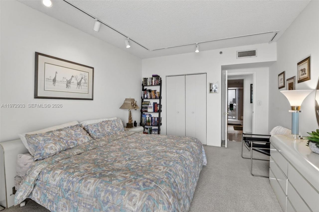 20281 E Country Club Dr, Unit 2403, Aventura, FL 33180 Photo