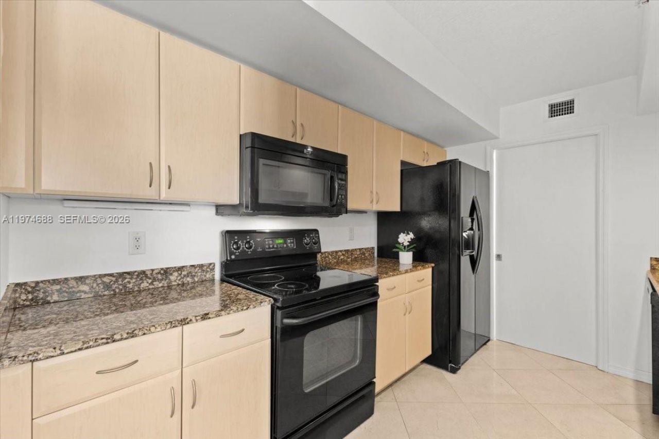 6917 Collins Ave , Unit 1512, Miami Beach, FL 33141 Photo