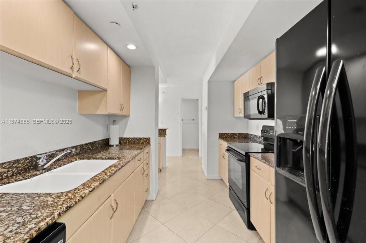 6917 Collins Ave, Unit 1512, Miami Beach, FL 33141 Photo