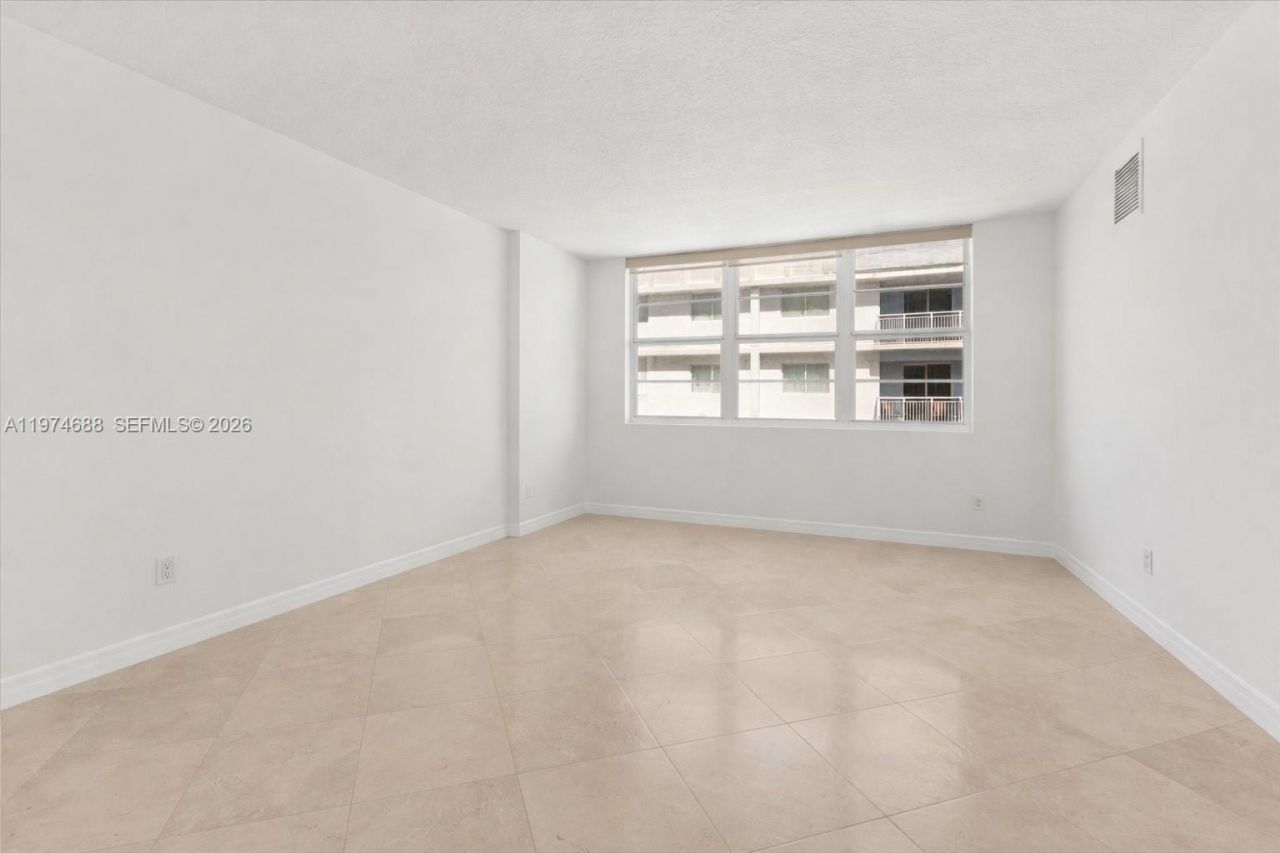 6917 Collins Ave, Unit 1512, Miami Beach, FL 33141 Photo