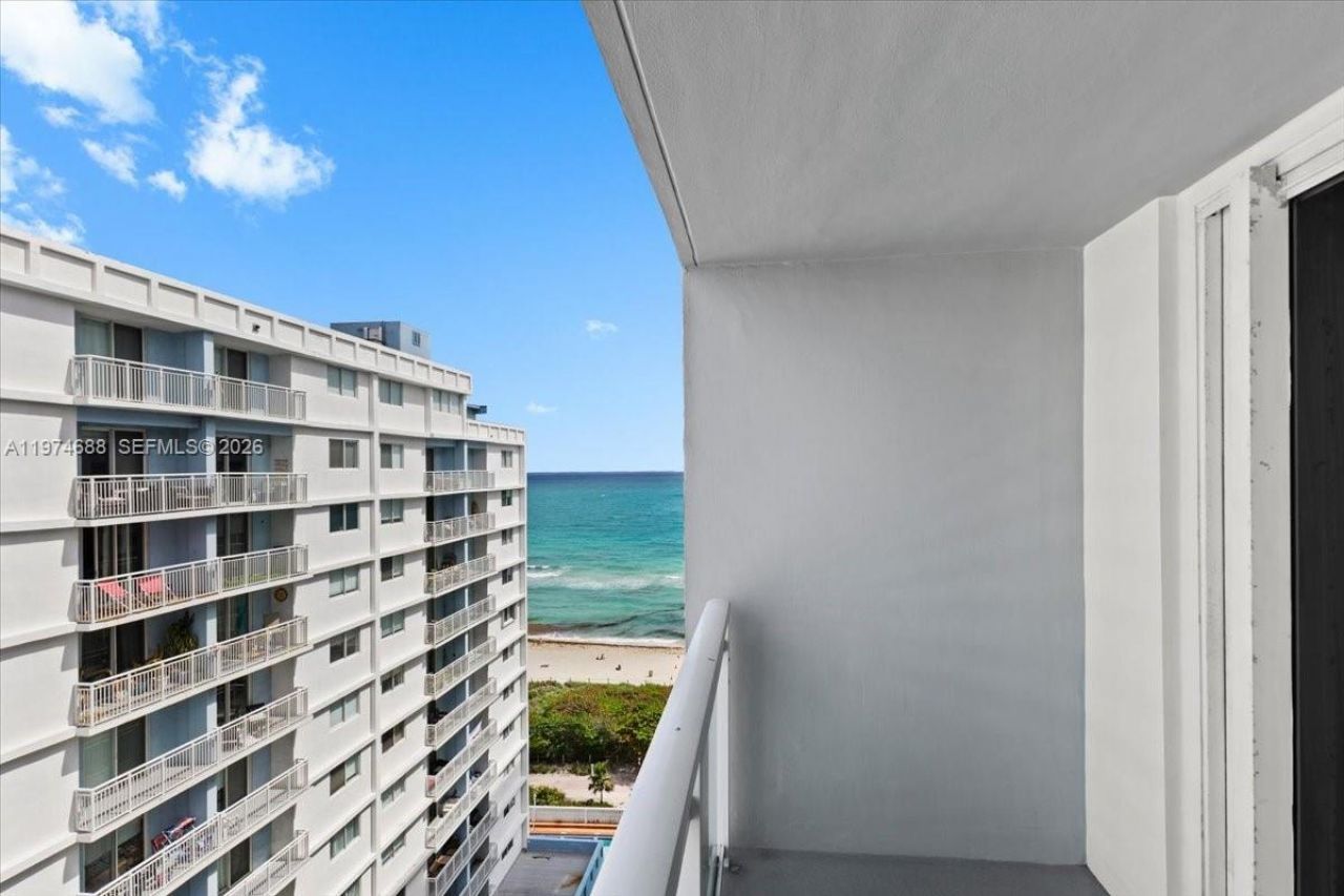 6917 Collins Ave , Unit 1512, Miami Beach, FL 33141 Photo