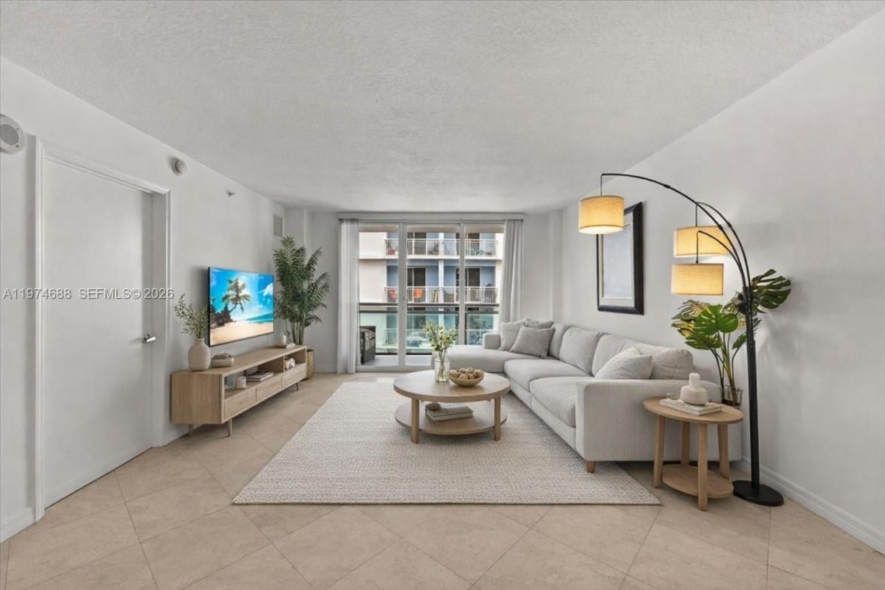 6917 Collins Ave, Unit 1512, Miami Beach, FL 33141 Photo