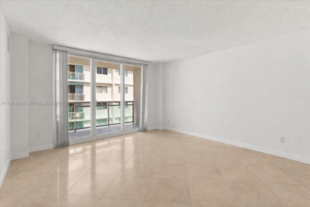 6917 Collins Ave, Unit 1512, Miami Beach, FL 33141 Photo