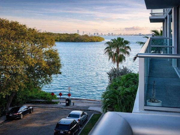 720 NE 62nd St, Unit 403, Miami, FL 33138