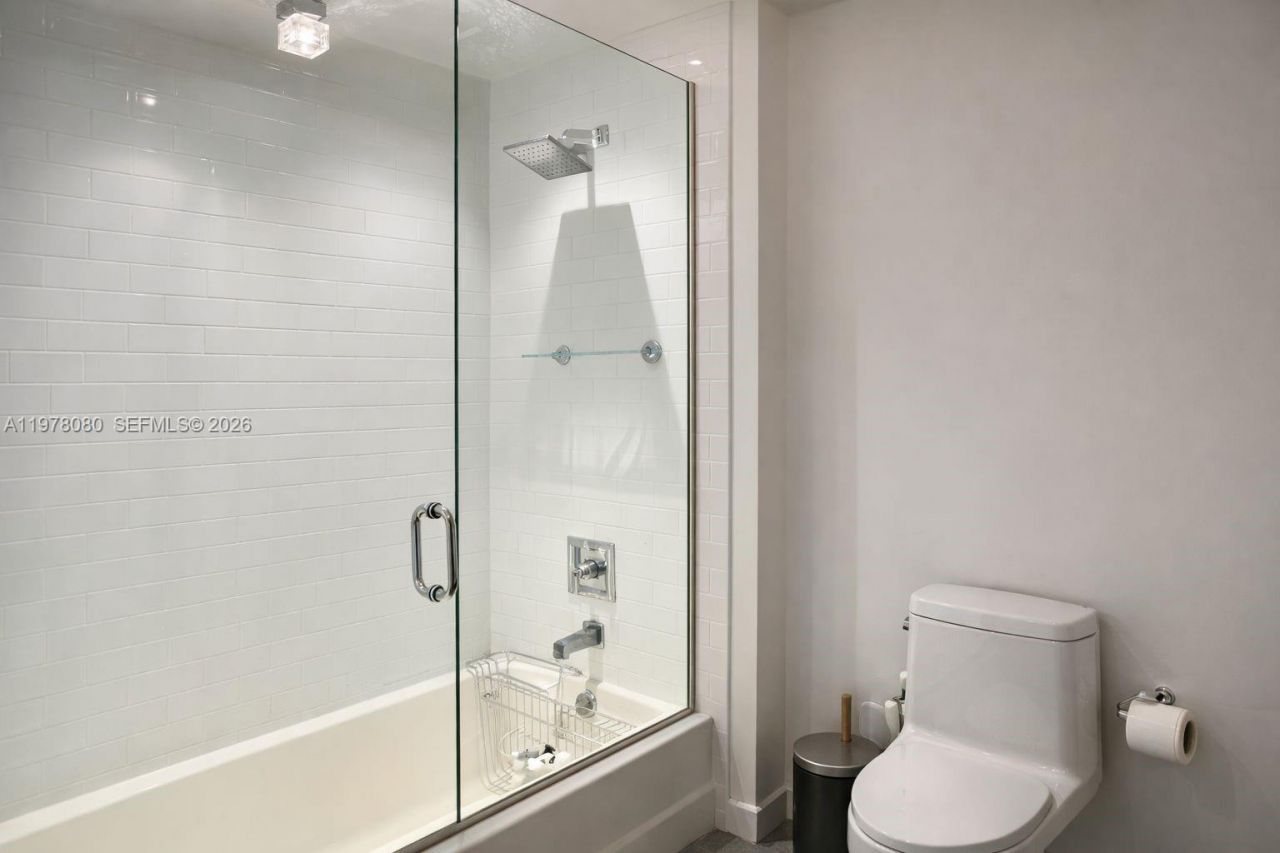 720 NE 62nd St, Unit 403, Miami, FL 33138 Photo