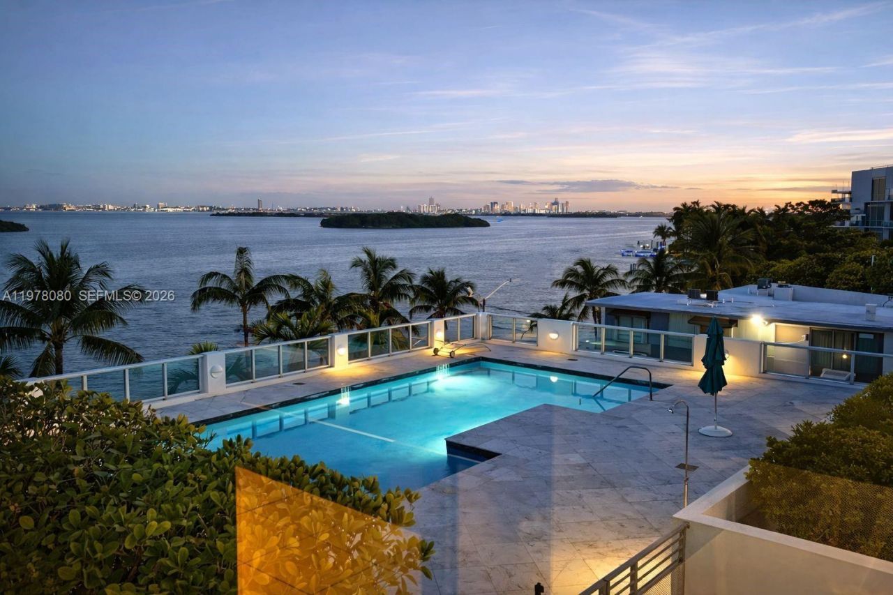 720 NE 62nd St, Unit 403, Miami, FL 33138 Photo