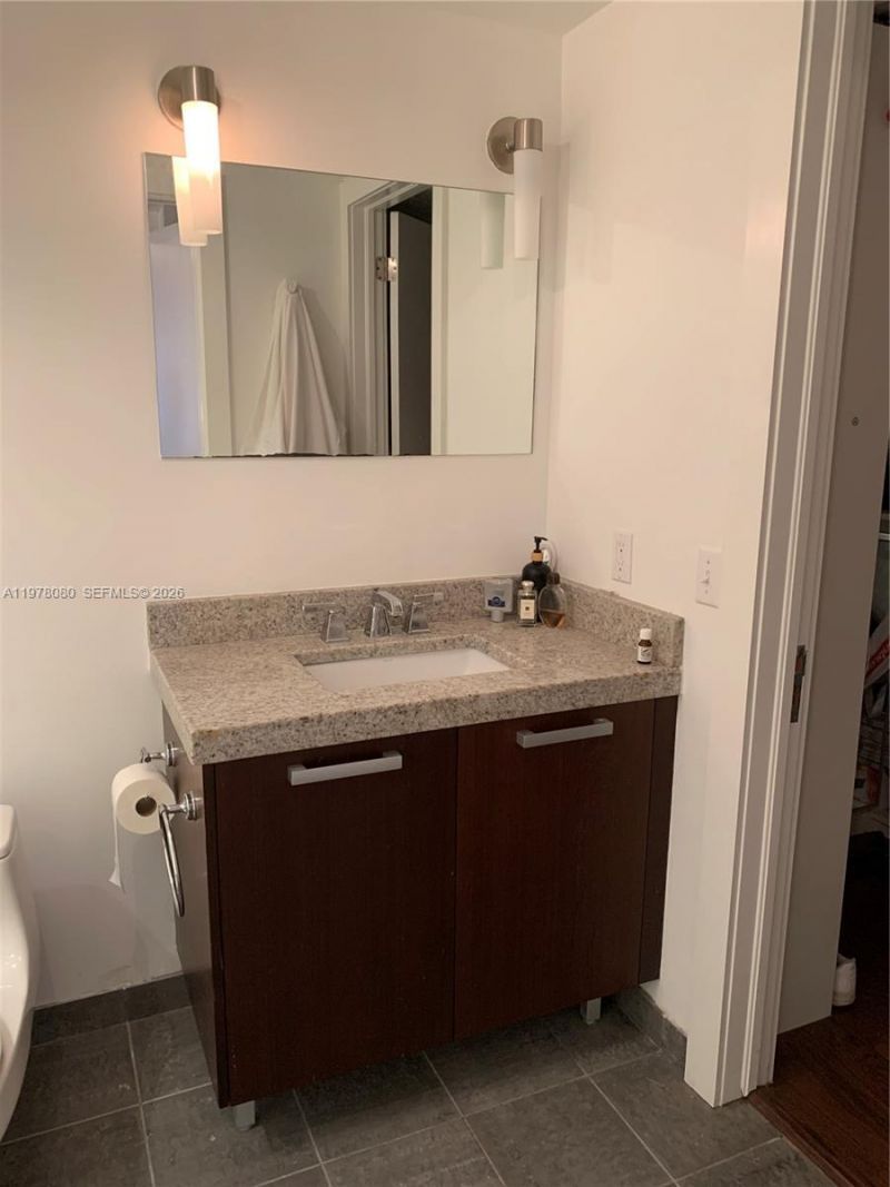 720 NE 62nd St, Unit 403, Miami, FL 33138 Photo