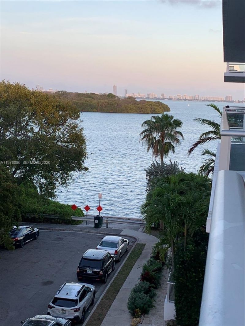 720 NE 62nd St, Unit 403, Miami, FL 33138 Photo