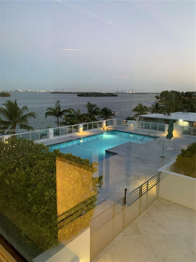 720 NE 62nd St, Unit 403, Miami, FL 33138 Photo