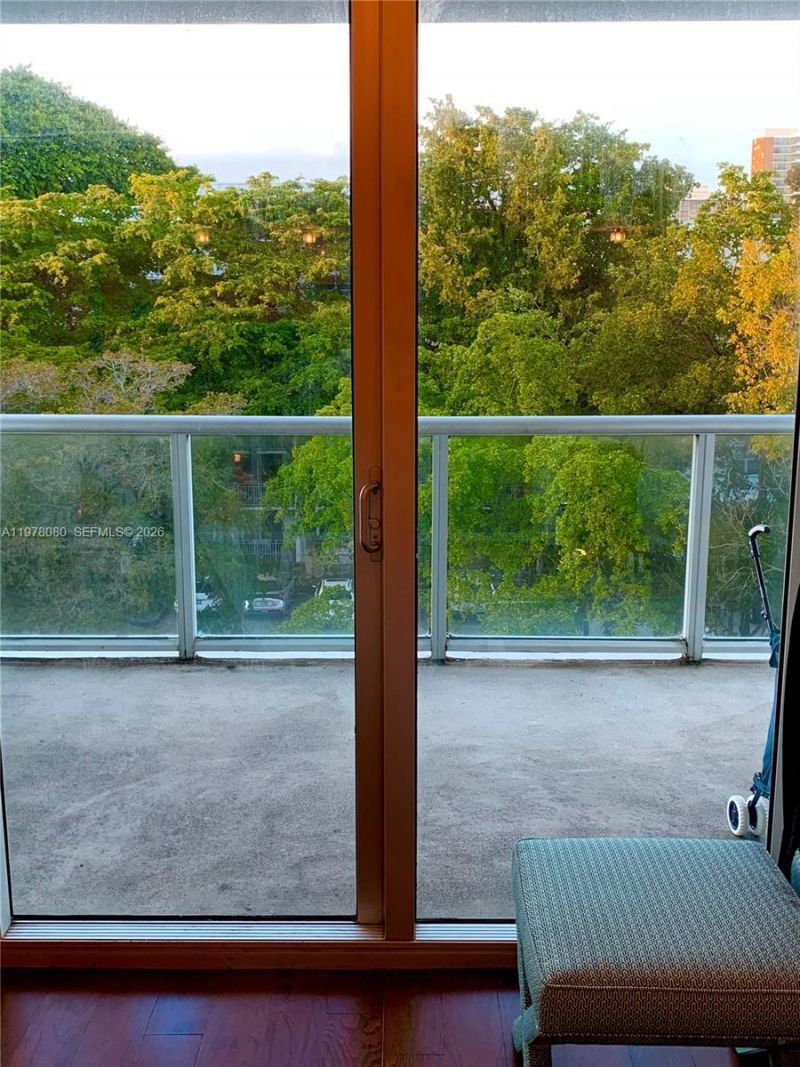 720 NE 62nd St, Unit 403, Miami, FL 33138 Photo