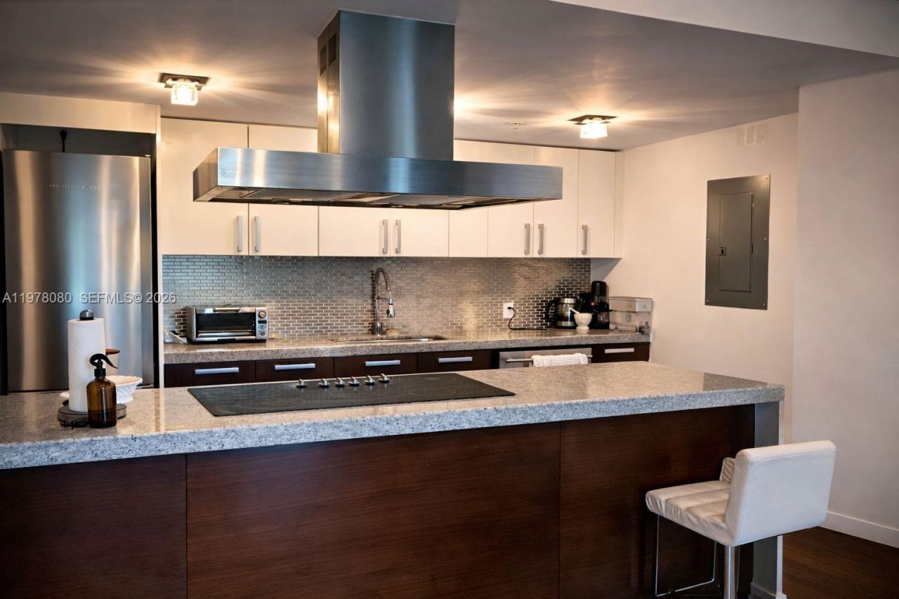 720 NE 62nd St, Unit 403, Miami, FL 33138 Photo