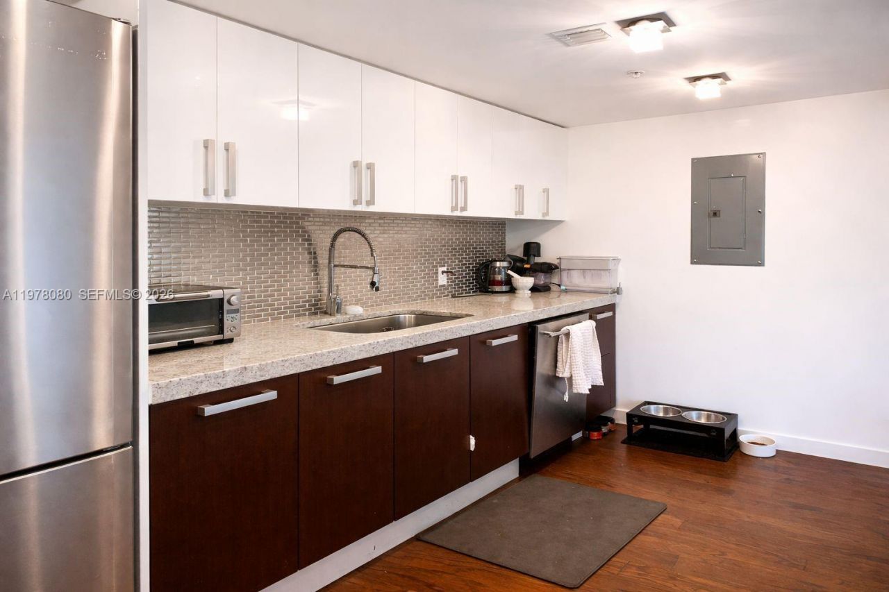 720 NE 62nd St, Unit 403, Miami, FL 33138 Photo