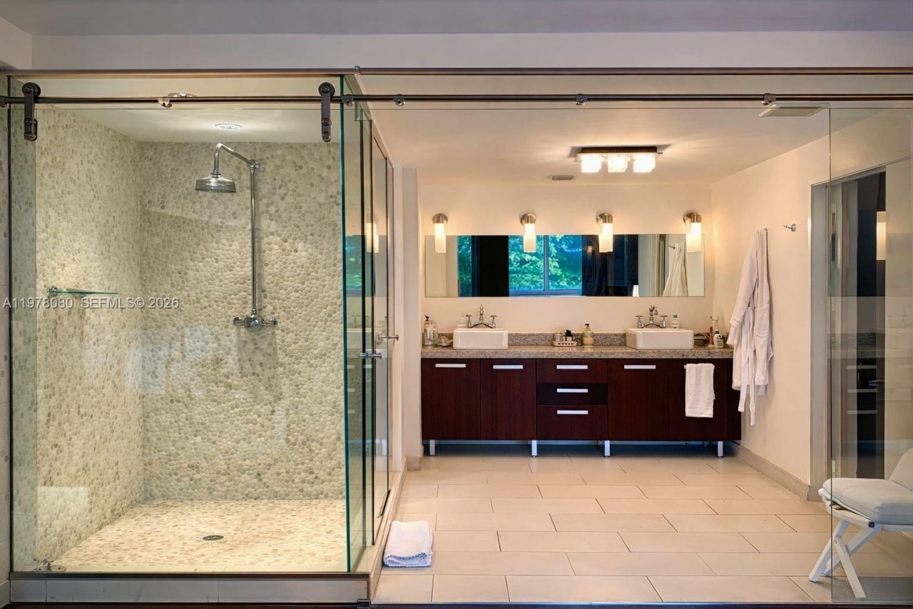 720 NE 62nd St, Unit 403, Miami, FL 33138 Photo