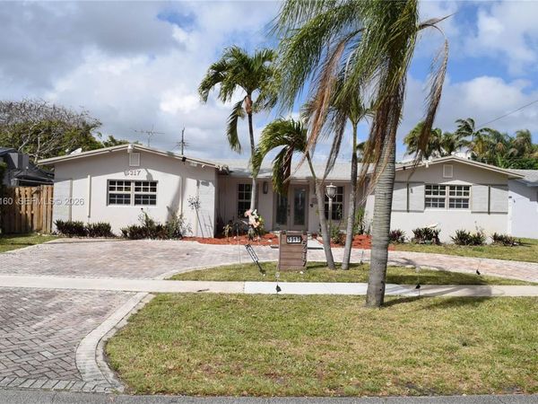 5317 Van Buren St , Hollywood, FL 33021