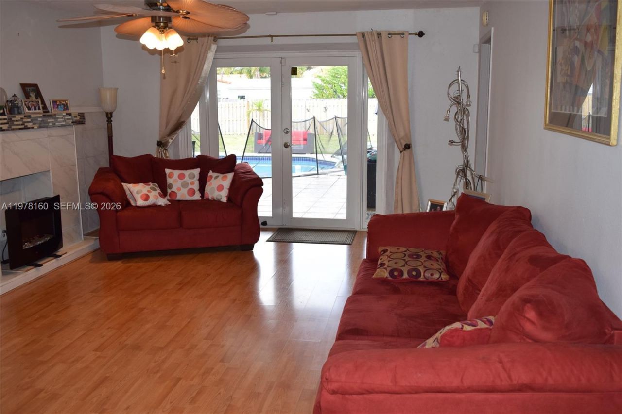 5317 Van Buren St , Hollywood, FL 33021 Photo